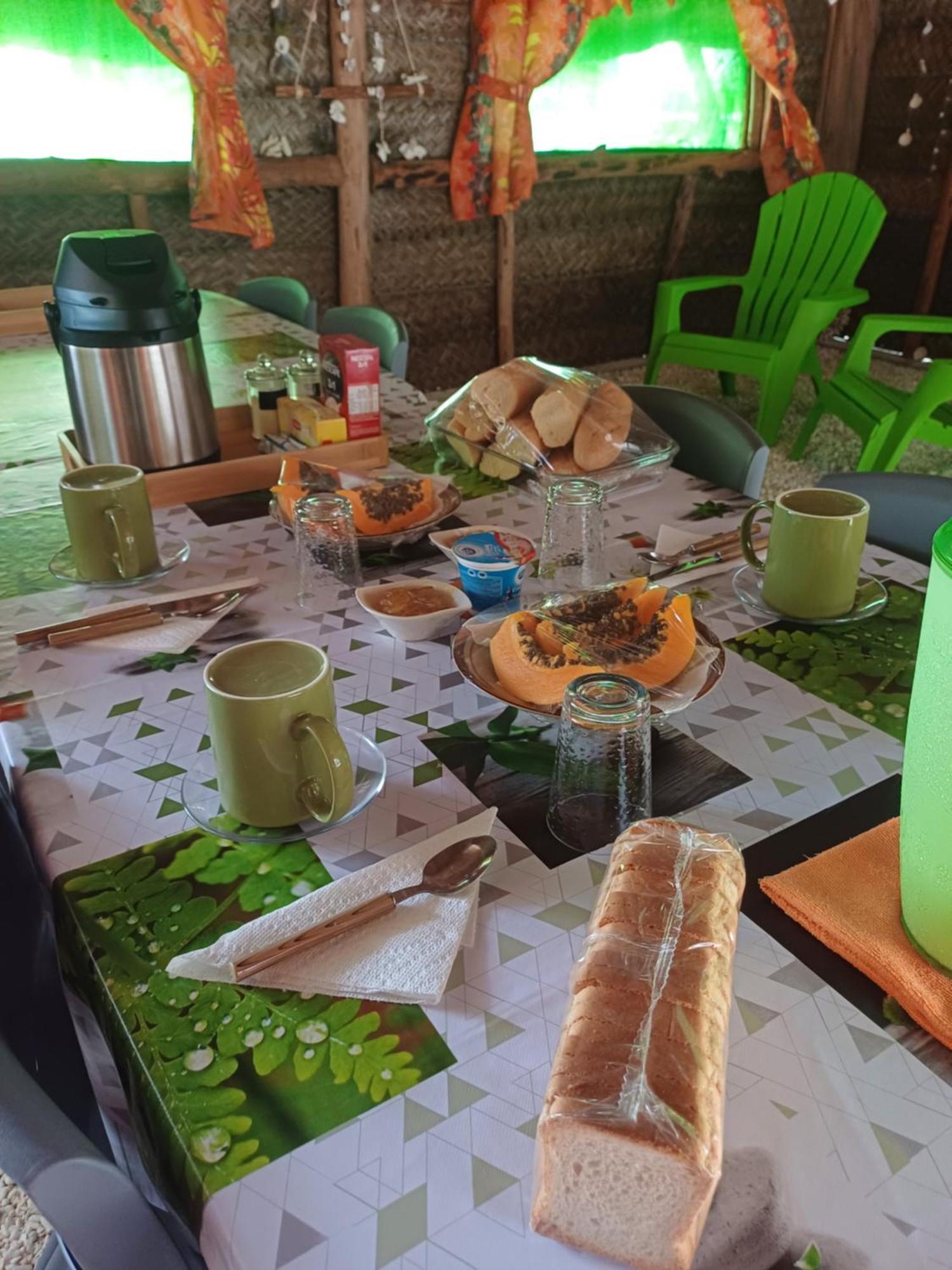 Te-Fare-Arii Poemanahere Island Camping A Maupiti מראה חיצוני תמונה