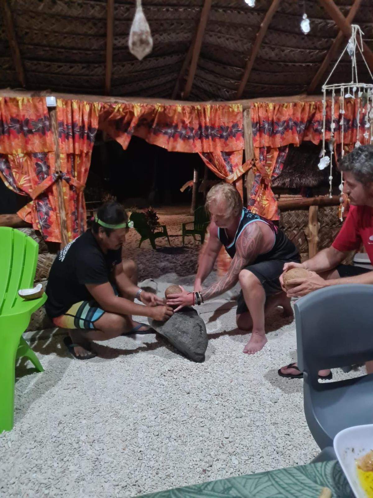 Te-Fare-Arii Poemanahere Island Camping A Maupiti מראה חיצוני תמונה